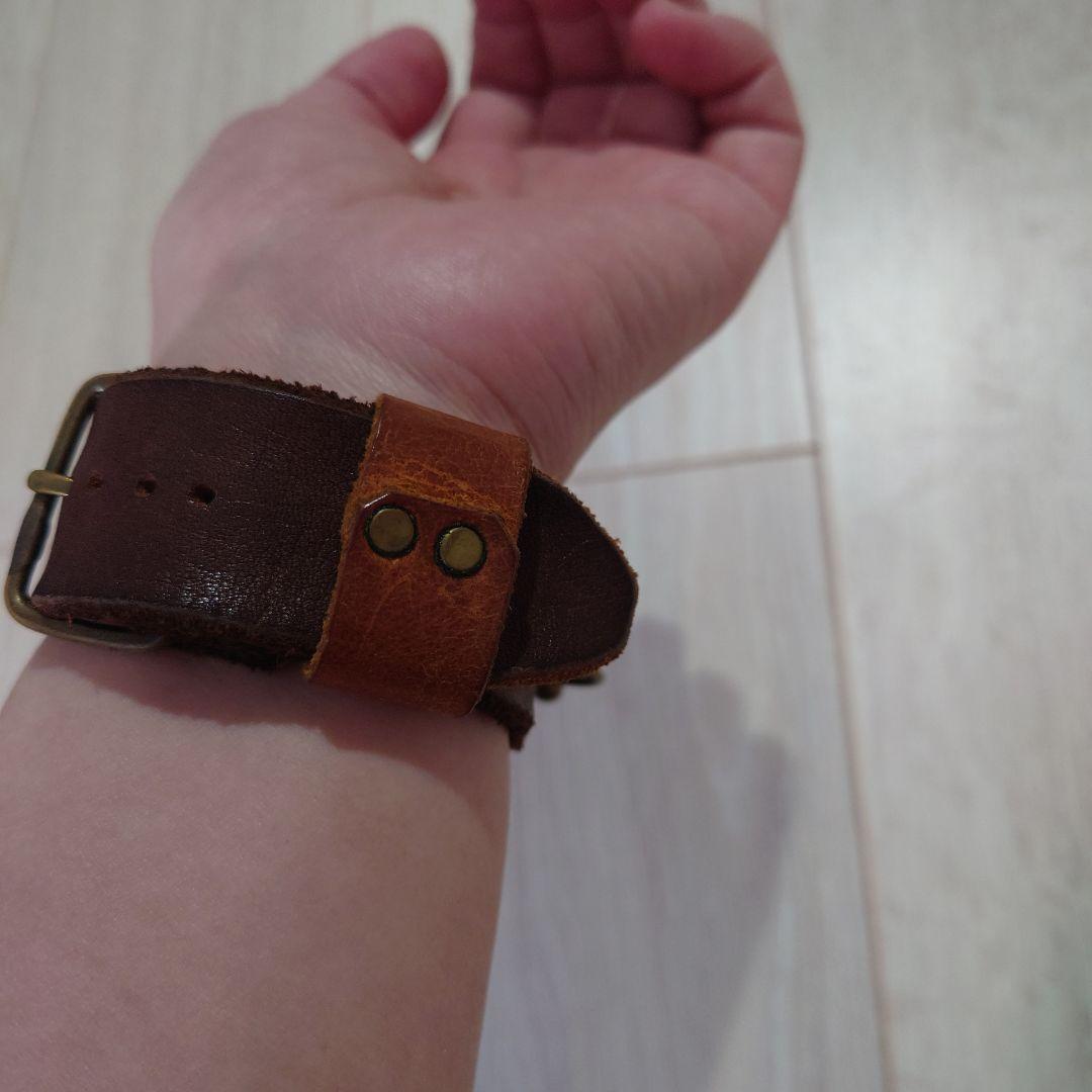 ユニークデザインの真鍮腕時計　手作り時計