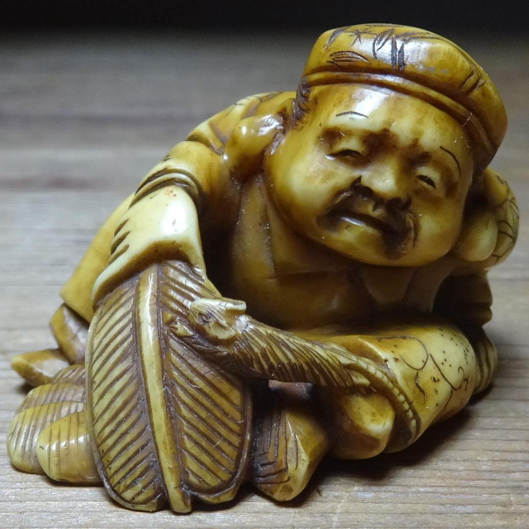 d*7様 根付　大黒様と鼠　ネズミ　時代　提げ物 　煙草入れ　玉　文　？