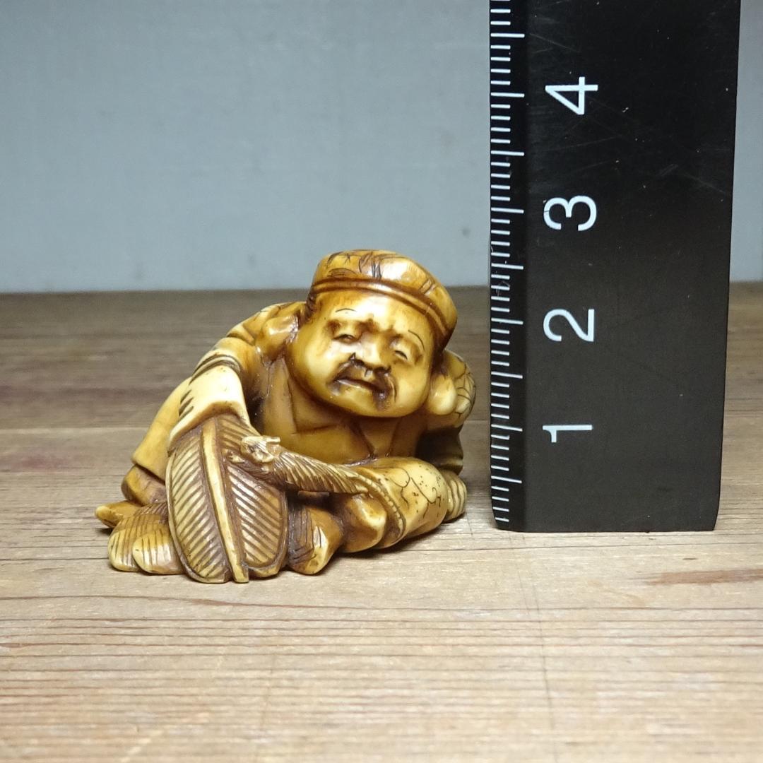 d*7様 根付　大黒様と鼠　ネズミ　時代　提げ物 　煙草入れ　玉　文　？