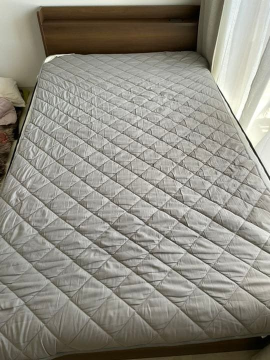 セミダブルベッドマットレス（ポケットコイルマットレス)/カバー付き