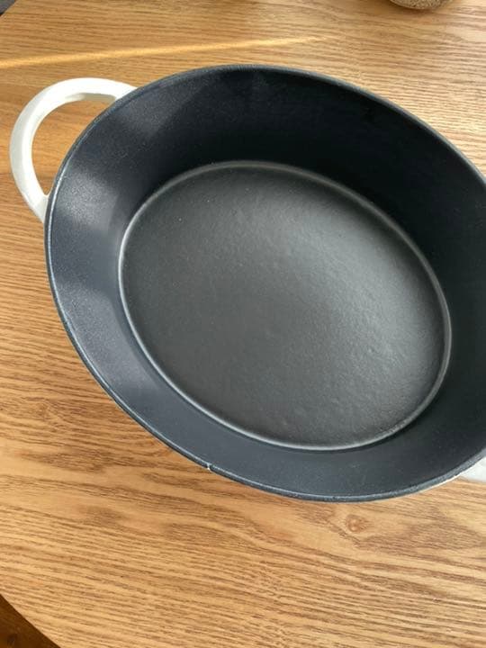 グッドプラス　キャストポット　オーバル26㎝ホワイト(鉄鋳物ホーロー鍋)