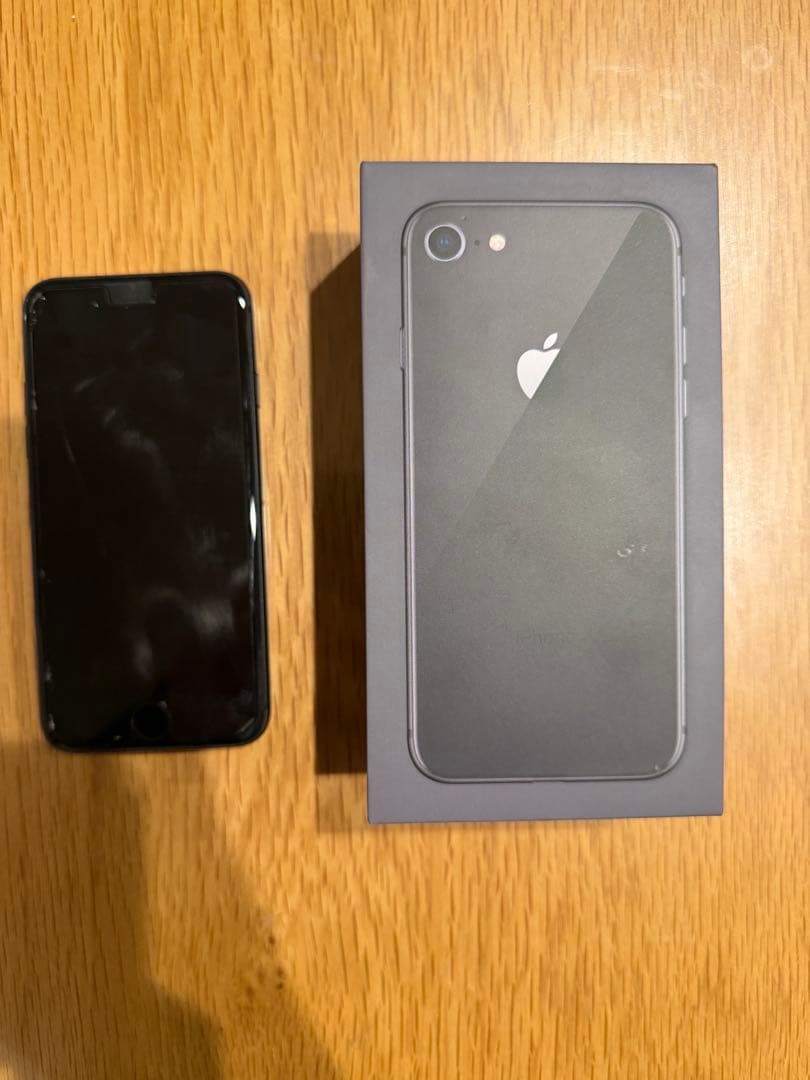 Apple iPhone 8 64GBスペースグレー