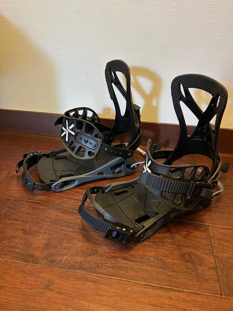 Karakoram スノーボードビンディング ブラック