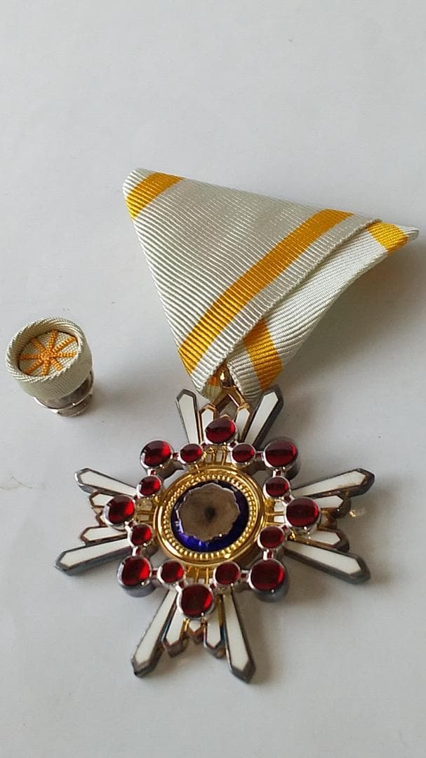 希少品 勲五等瑞宝章 勲章 ミリタリー ミリタリーグッズ 旧日本軍 美品 です。