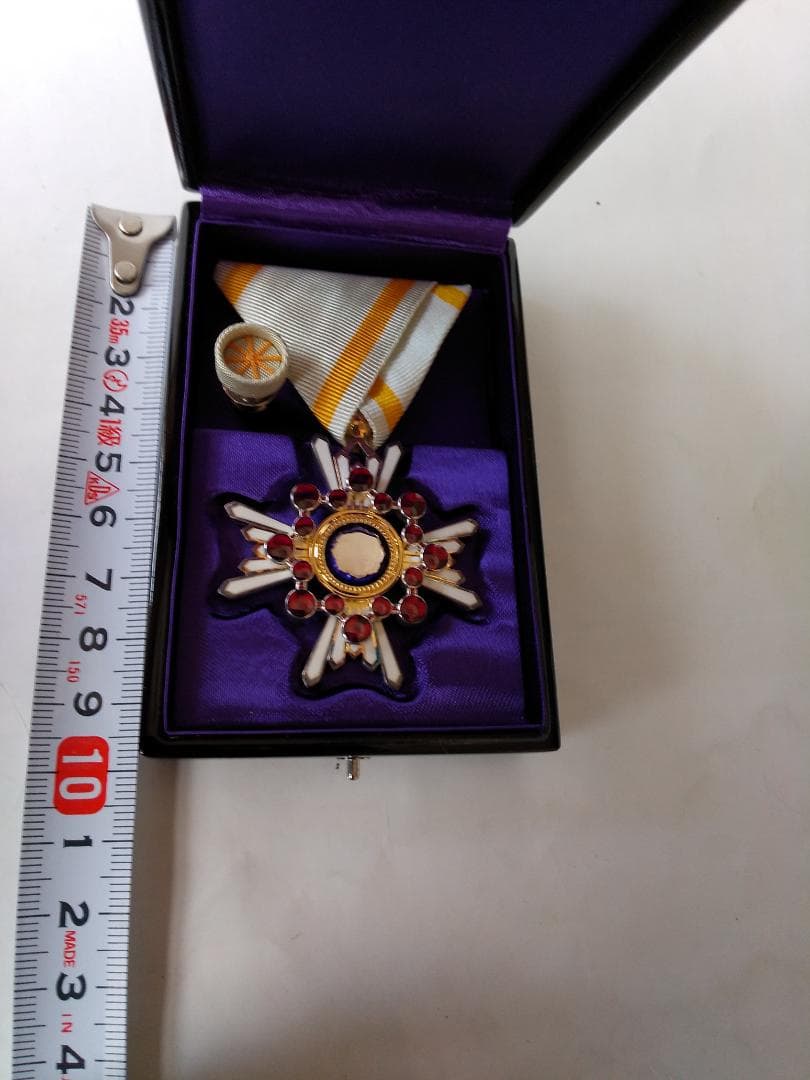 希少品 勲五等瑞宝章 勲章 ミリタリー ミリタリーグッズ 旧日本軍 美品 です。
