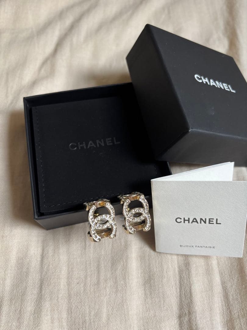 【期間限定値下げ】正規品　CHANEL トリプルココマーク　ピアス