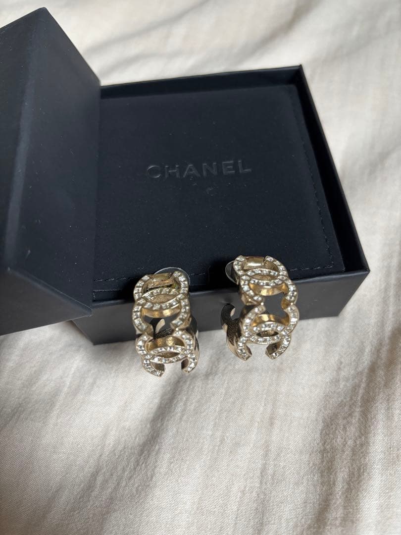 【期間限定値下げ】正規品　CHANEL トリプルココマーク　ピアス