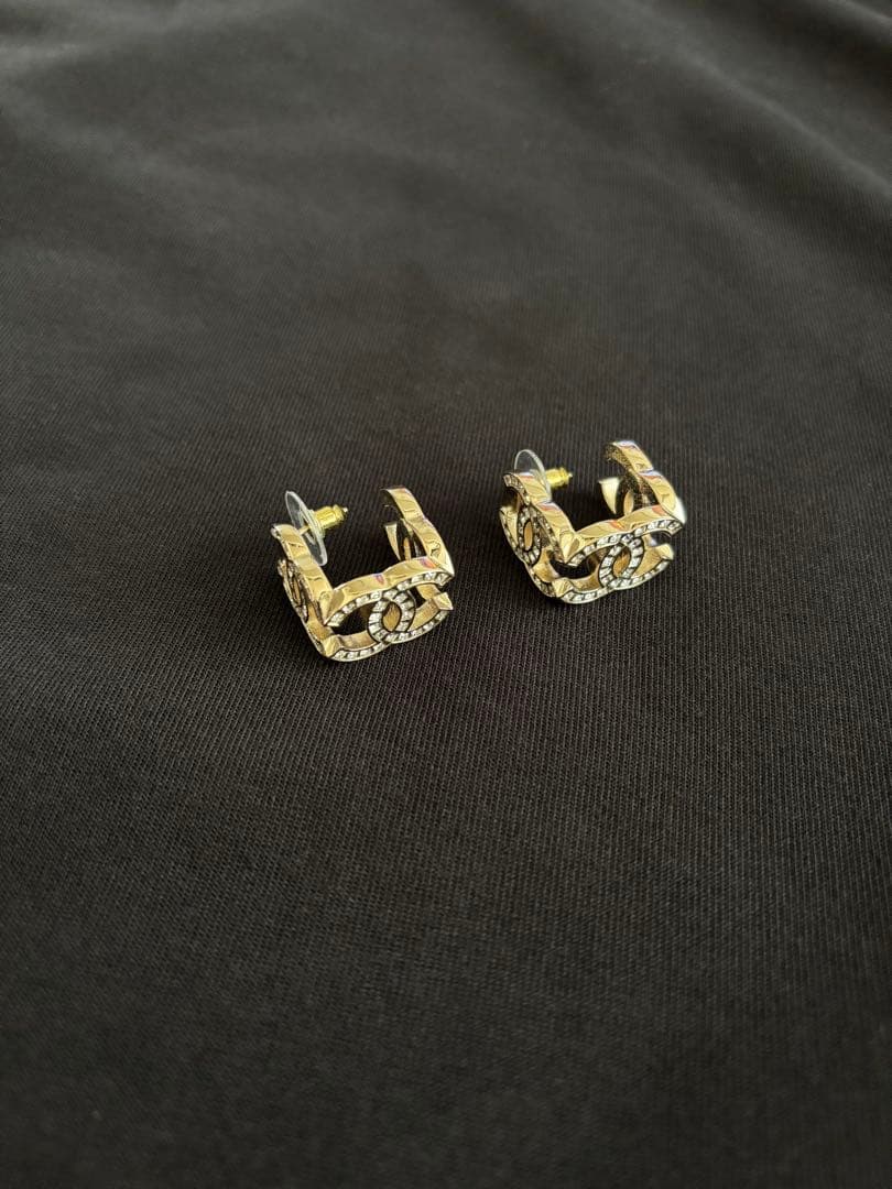 【期間限定値下げ】正規品　CHANEL トリプルココマーク　ピアス