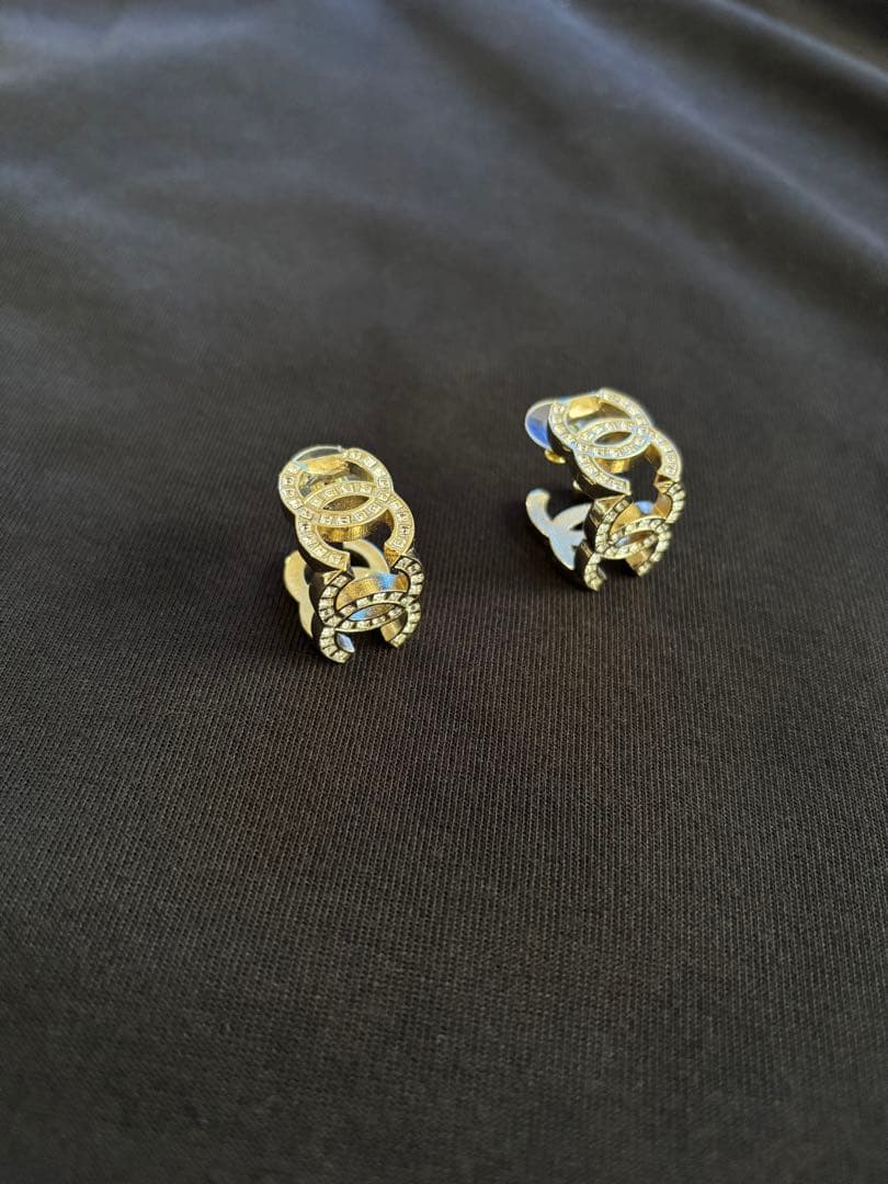 【期間限定値下げ】正規品　CHANEL トリプルココマーク　ピアス