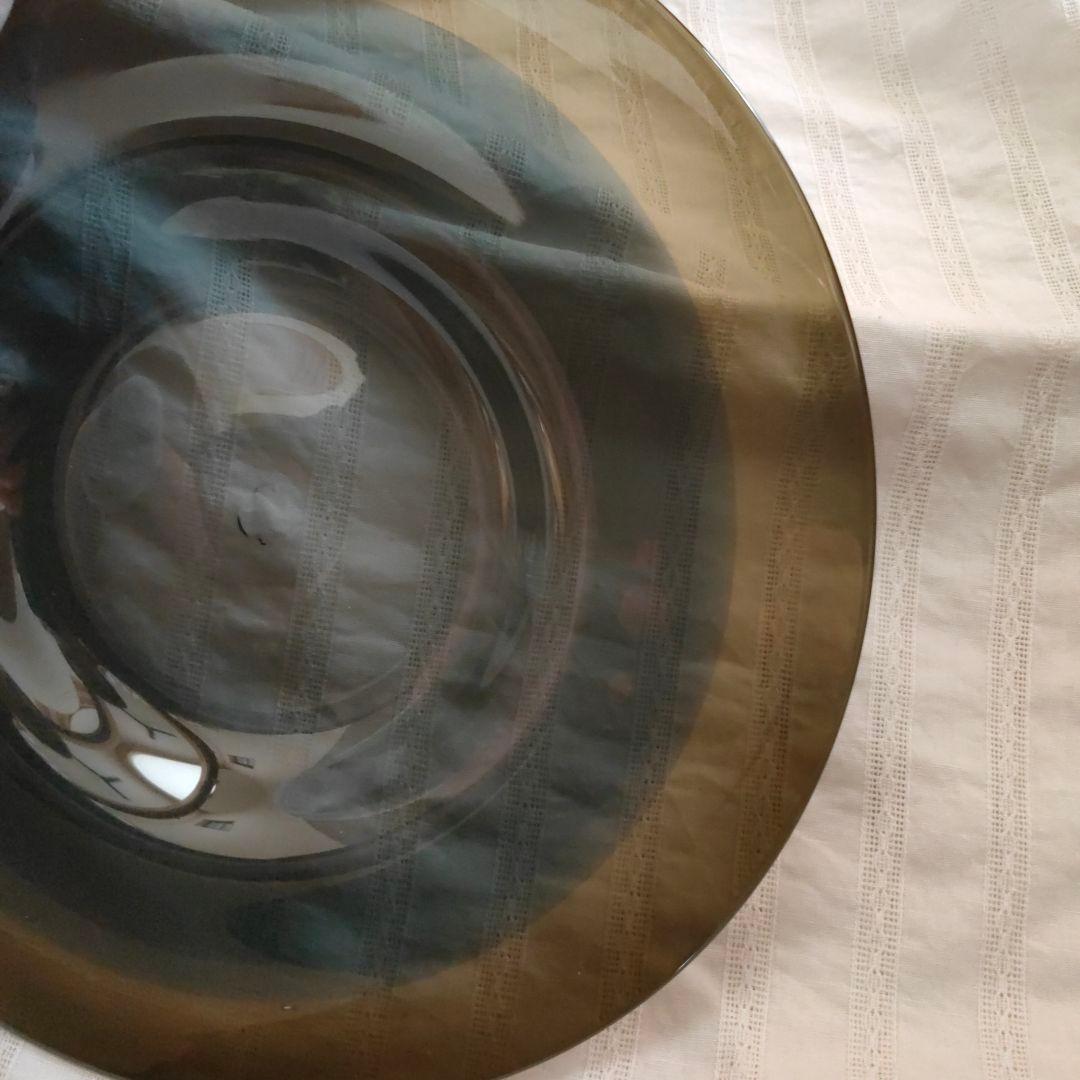 黒川登紀子さん　ガラス　皿