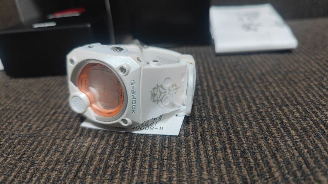 CASIO G-SHOCK G-8000F デジタル腕時計 ホワイト