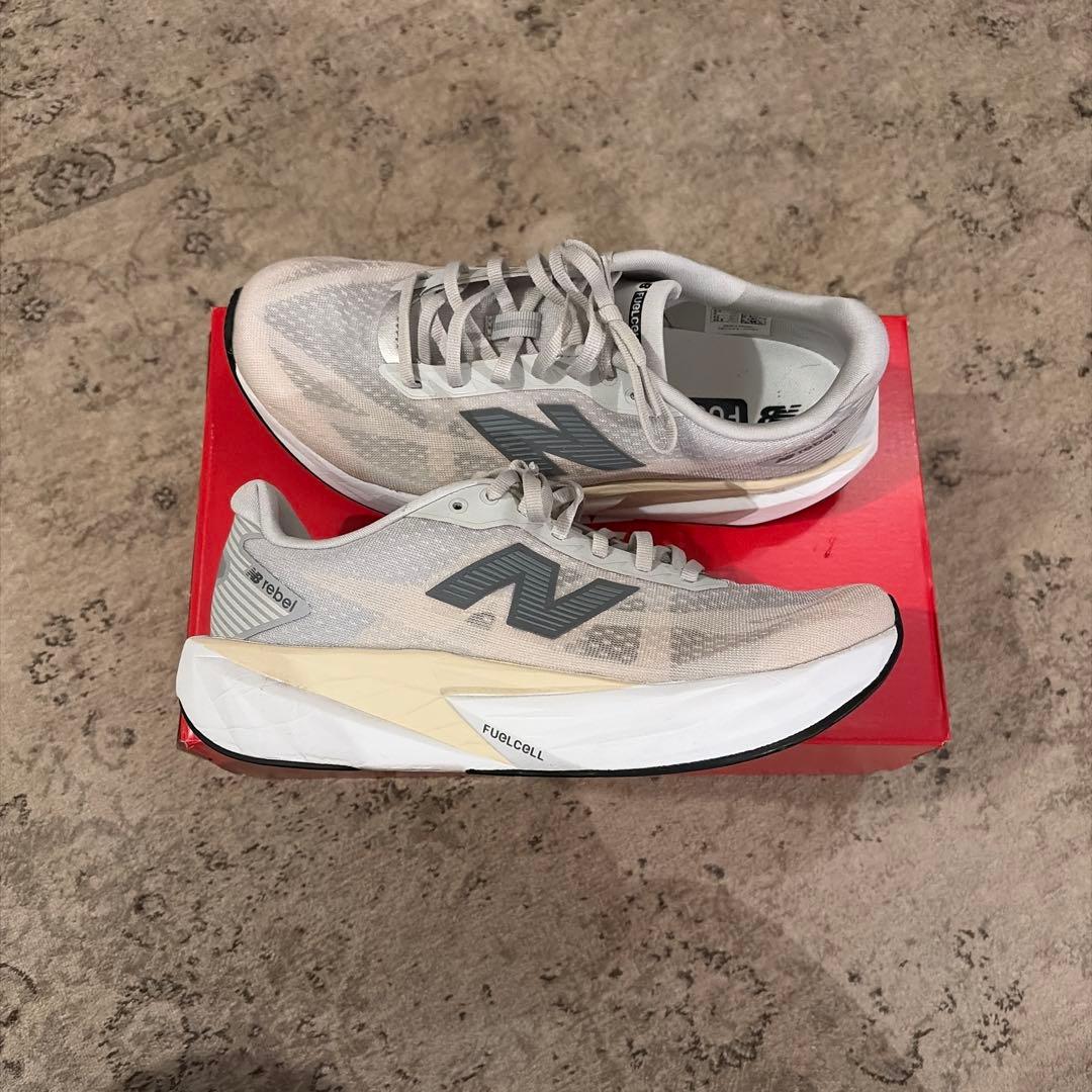 Newbalance fuelcell rebel v5 ランニング シューズ