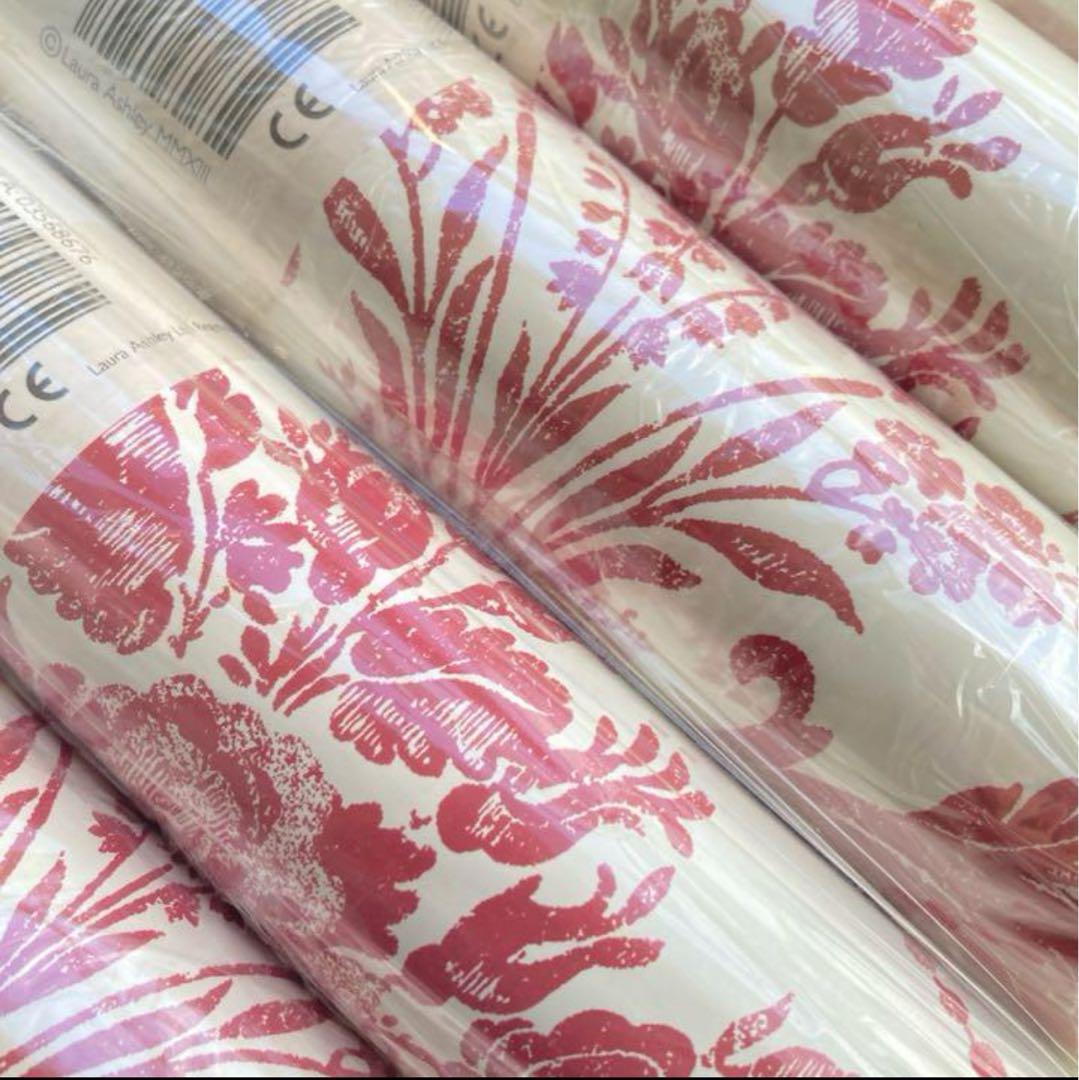 ローラアシュレイ UK製壁紙　ジョゼッテCranberry/Off White