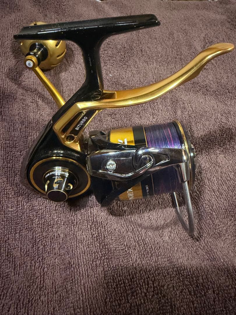 ダイワ22トーナメントISO 3000XH-LBDカスタム美品！