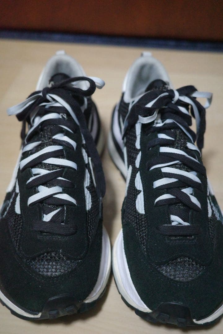 靴 sacai Nike Vapor Waffle Black and White