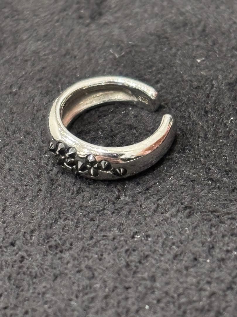 アクセサリー TOM WOOD Cushion Black Molecule Ear Cuff