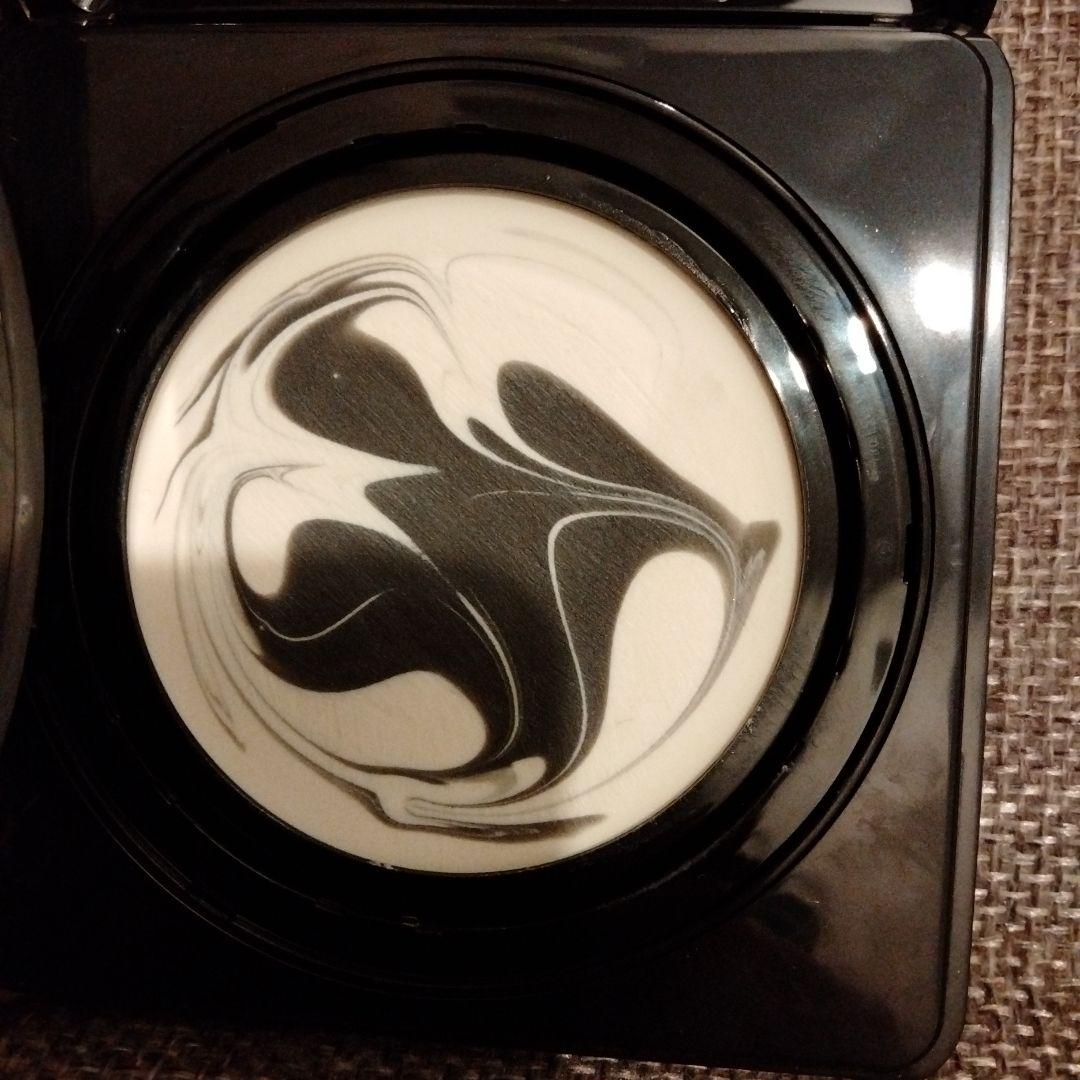 ソワンノワールUVコンパクト日焼け止め12g ジバンシィ