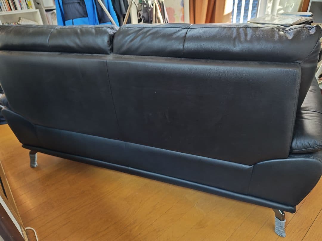 ニトリ黒レザー本革2人掛けソファ