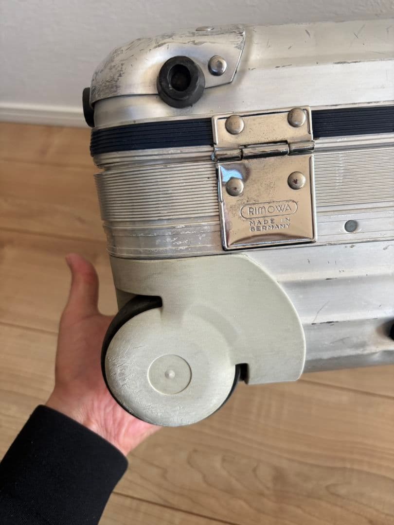 RIMOWA　リモワ　トパーズ　シルバーインテグラル　32L 2輪　機内持込