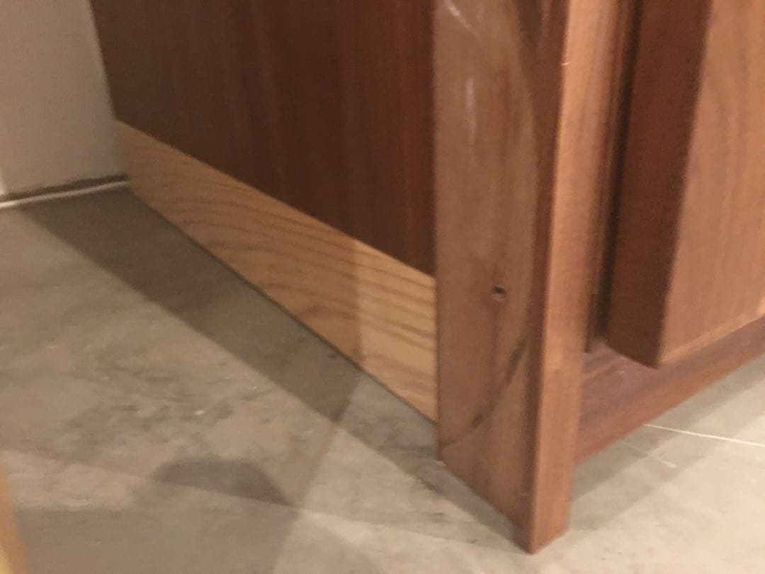 ウォールナットの洗面台/タイル天板・左壁付け仕様