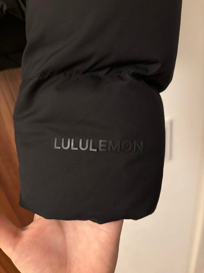 大幅値下！ルルレモン Wunder Puff ダウンフィル クロップジャケット