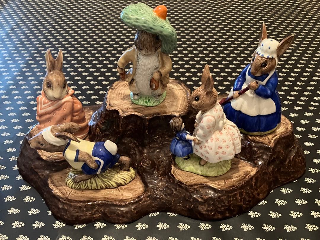 ピーターラビット　置物　フィギュリン　BESWICK ロイヤルドルトン