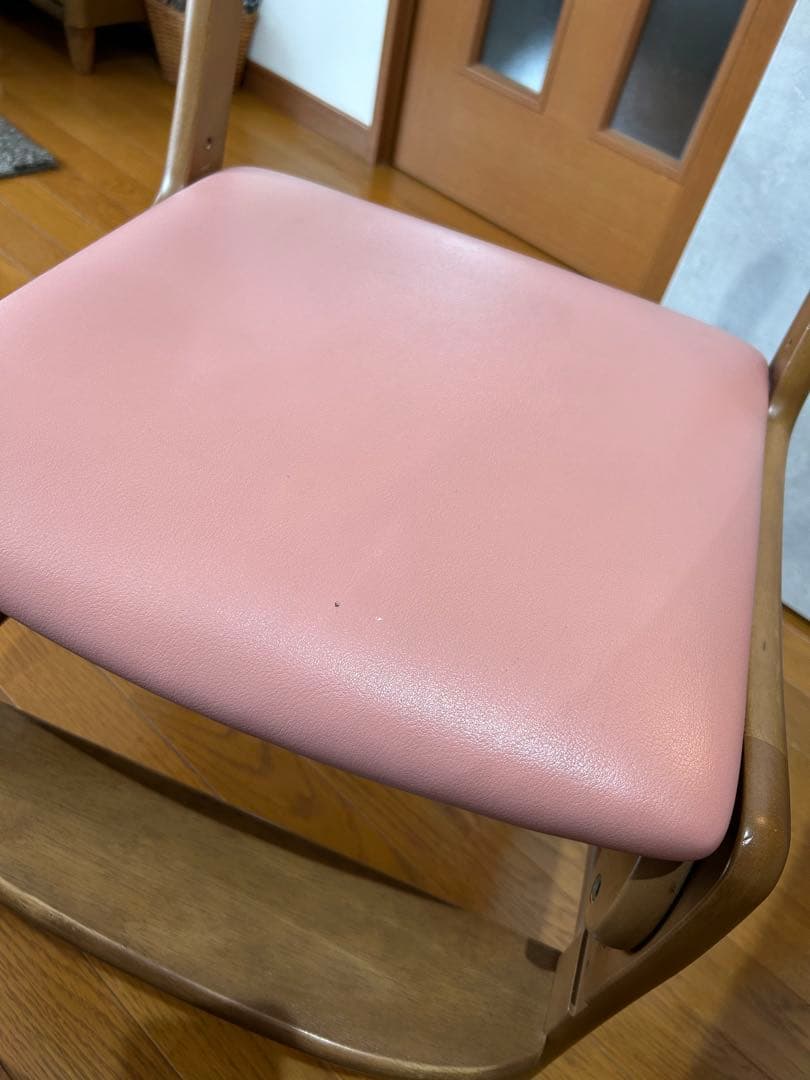 カリモク　机・イスと袖机（写真あり）の3点セット　⭐︎送料の関係で別売りです