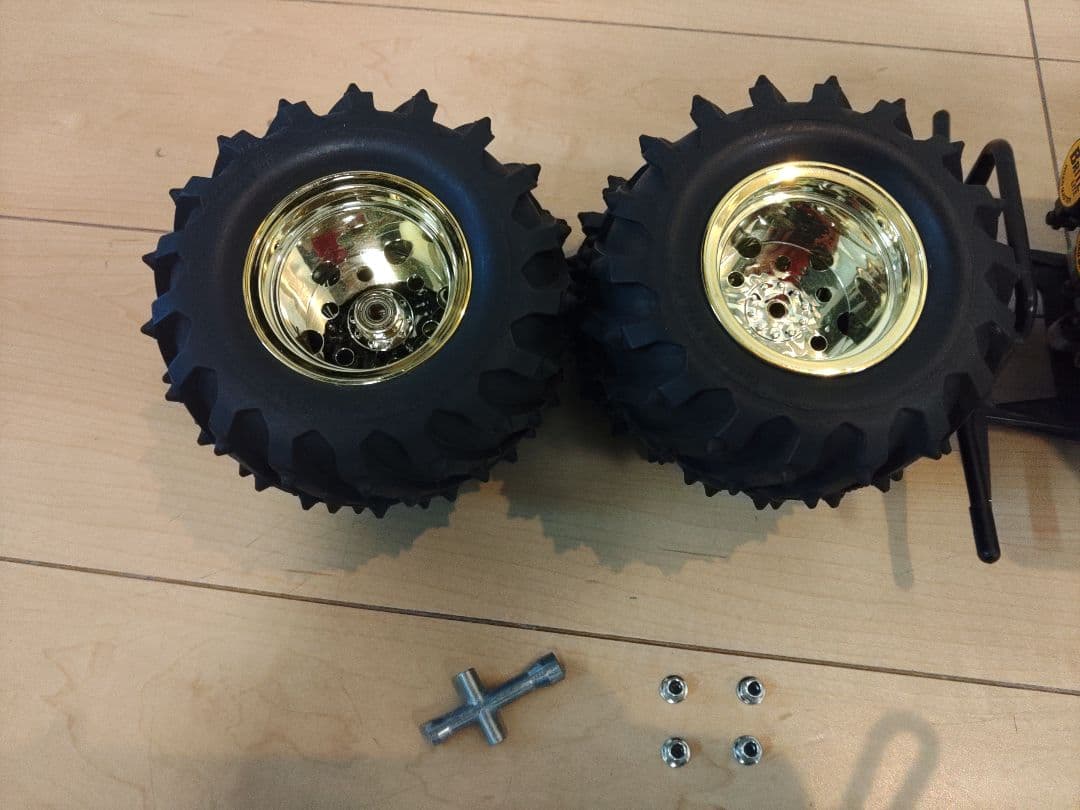 モンスタービートル　サンドベージュ塗装 タミヤ　ラジコン(プロポセット　箱付)