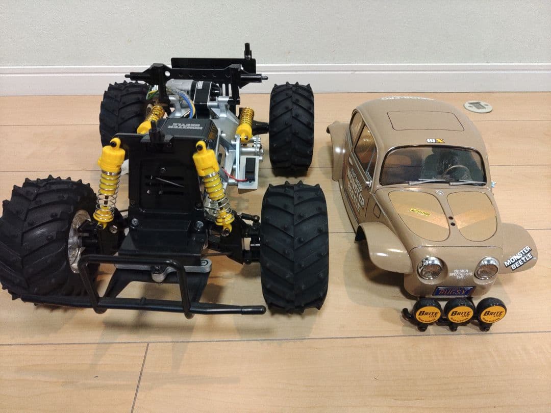 モンスタービートル　サンドベージュ塗装 タミヤ　ラジコン(プロポセット　箱付)
