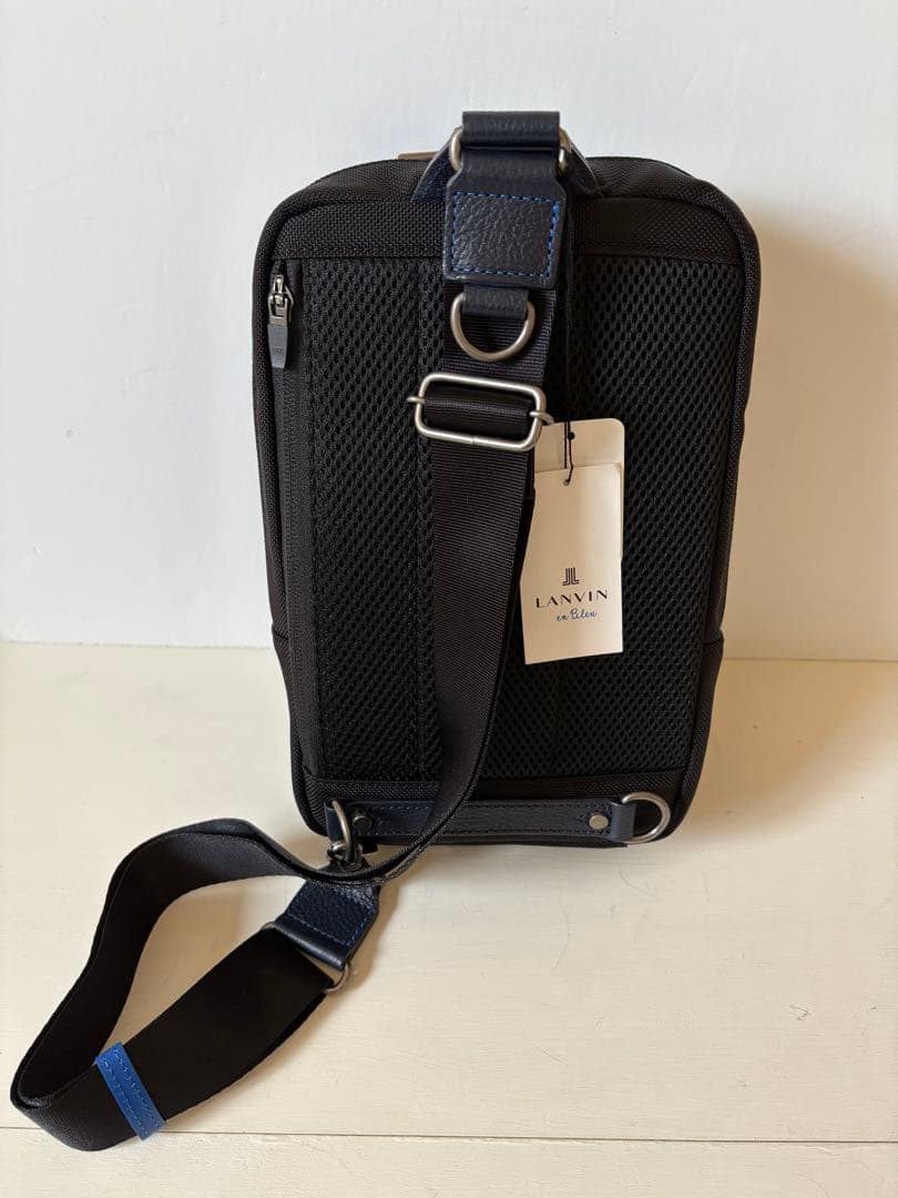 グリーン様【新品】ランバン　ボディバッグ　クロ