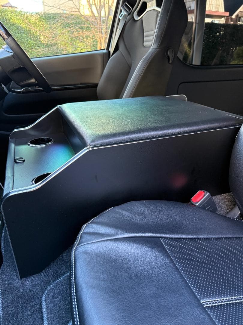 ハイエース・ワイド用センタコンソール PRODUX製