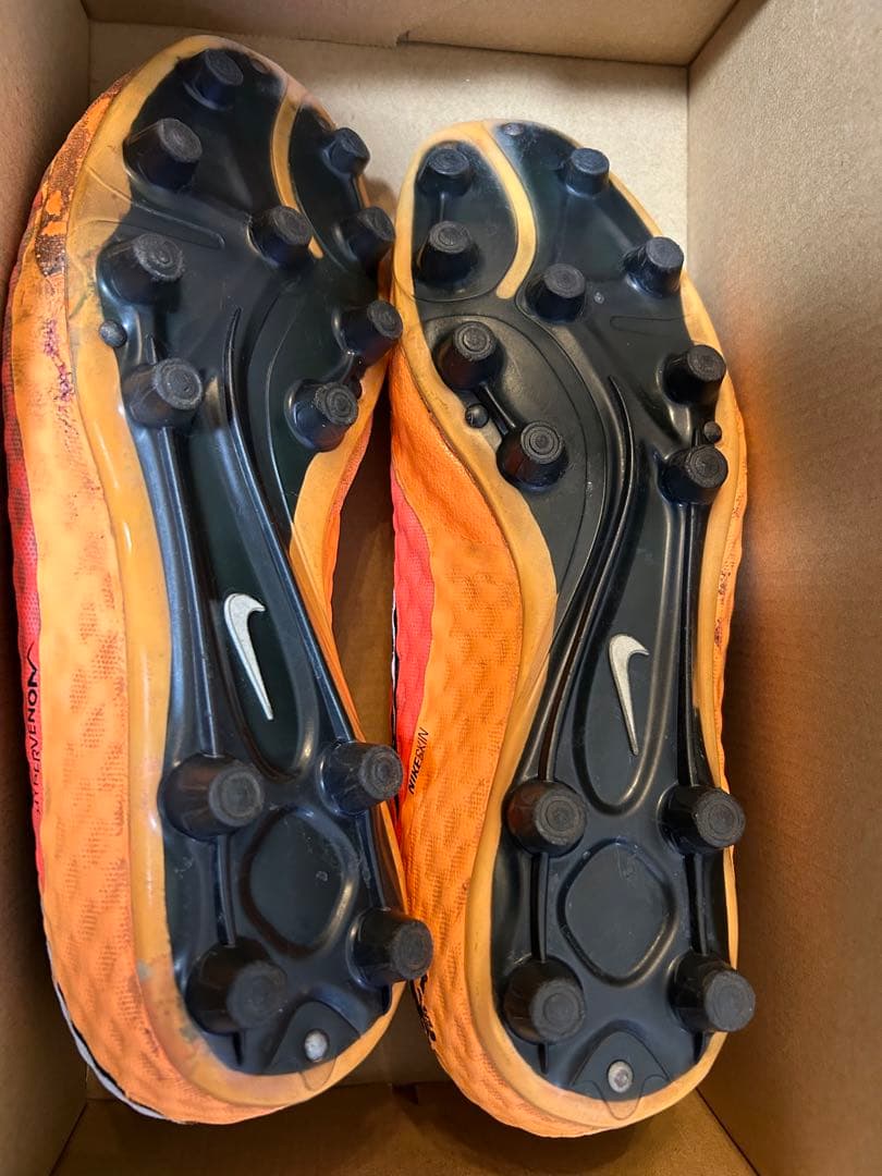 ナイキ サッカースパイク ハイパーヴェノム HG