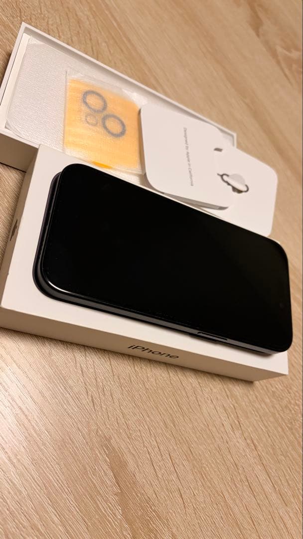 iPhone15 256GB 黒　美品