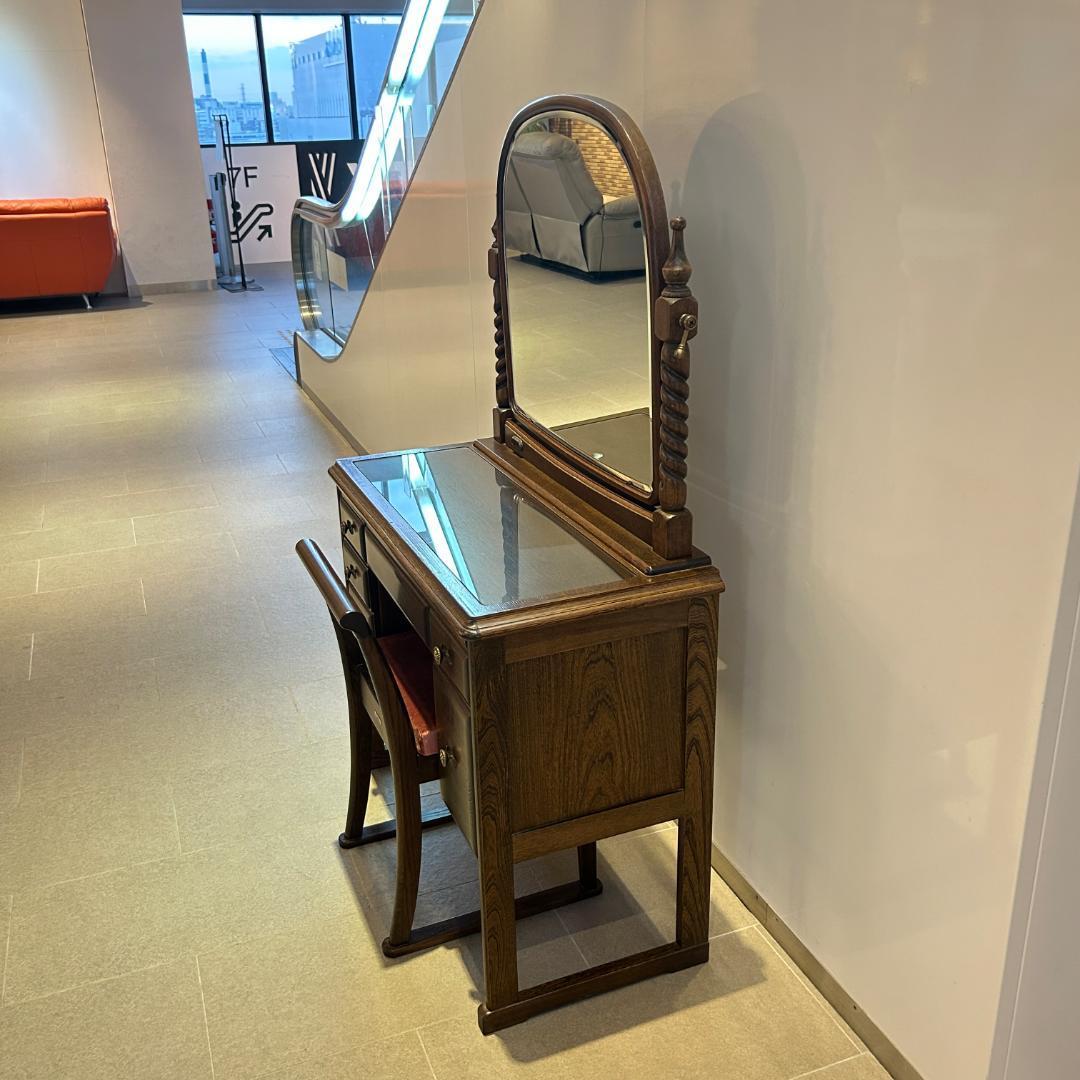 期間限定値下♥【高梨産業 ＲＯＢＩＮ】　オーク無垢材　ドレッサー 椅子付き