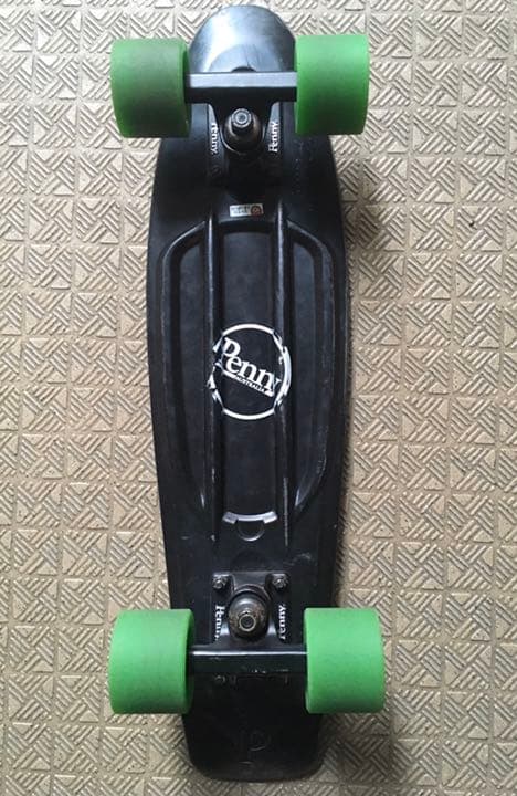 22インチ　ペニーPENNYスケートボード、ドッグダウンホイールセット