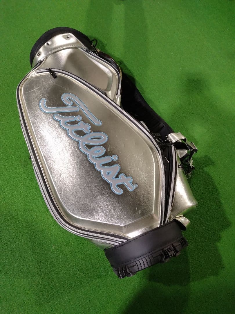 Titleist シルバーキャディバッグ