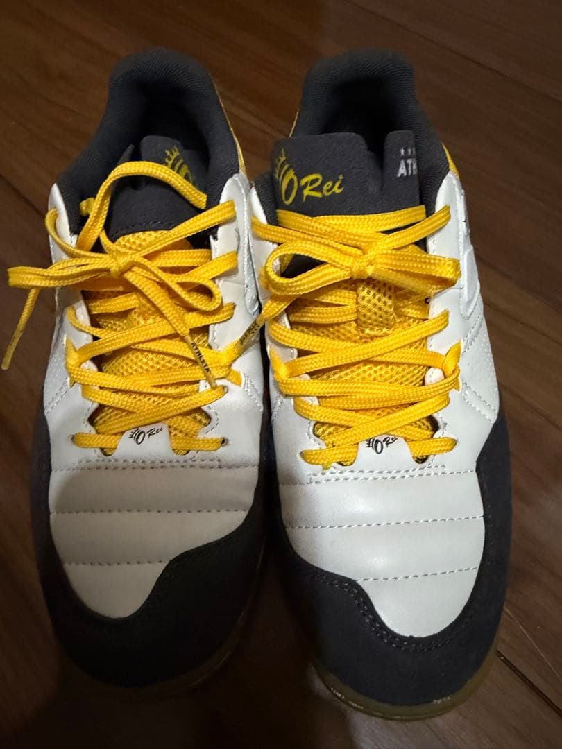 ATHLETAスニーカーフットサルシューズ