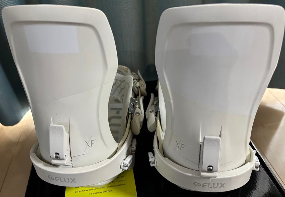 FLUX XF ホワイト スノーボードビンディング