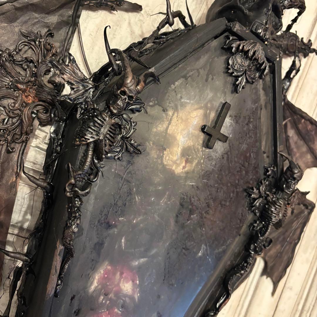 【Special Price】 血誓いの棺(少女)オブジェ