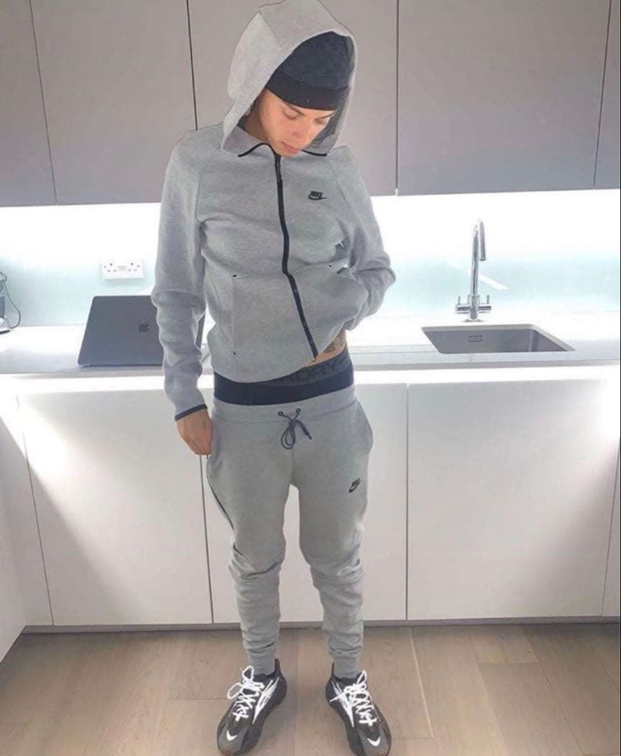 NIKE テックフリースMグレー セットアップ 廃盤‼️