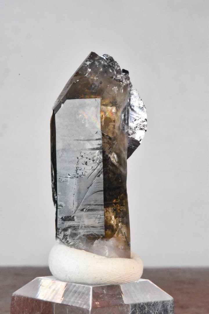 ノルウェー産 アナテース付きスモーキークォーツ