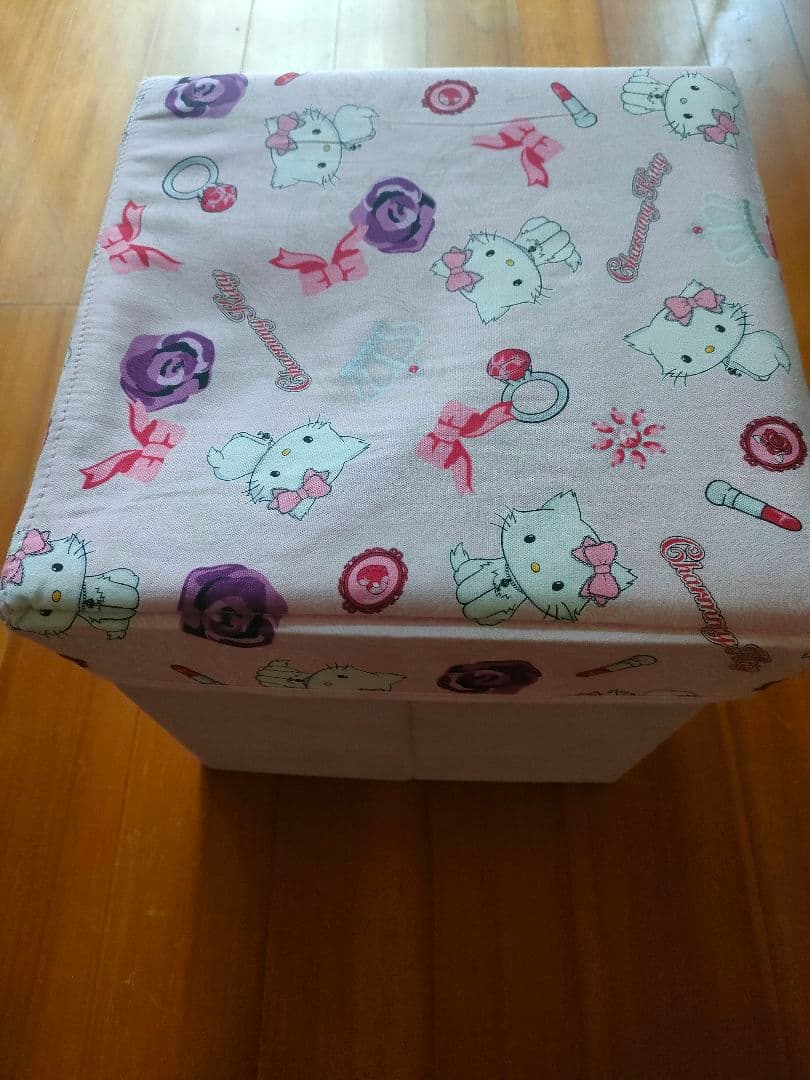 ハローキティ　スツール　ピンク　猫　ねこ　ネコ 椅子 収納