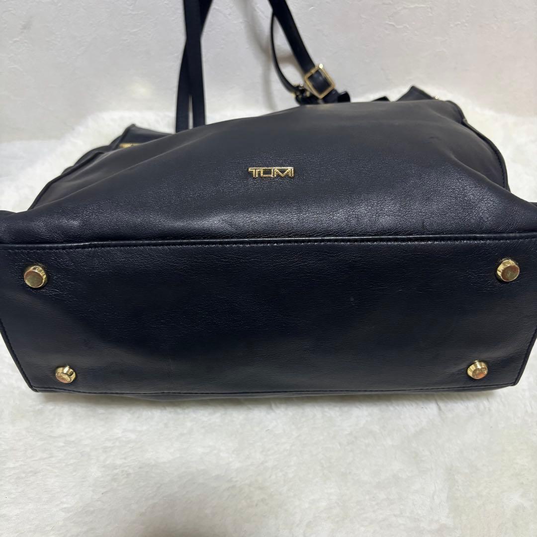TUMI ニーナ ノースサウス トートバッグ レザー ブラック A4 ゴールド