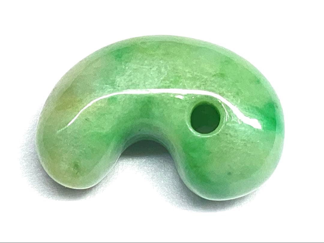 今回の原石大当たり極上*氷*糸魚川翡翠勾玉アイスジェイド幸運御守りソーティング付