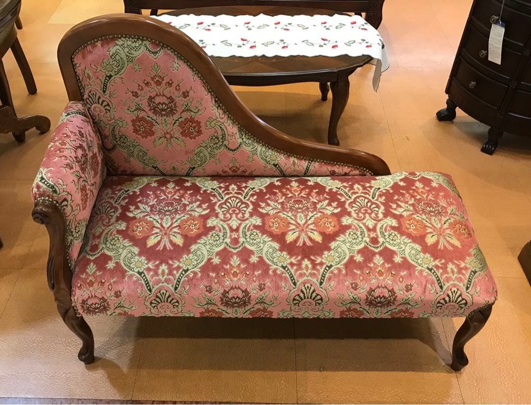 イタリア製　クラシックデザイン カウチソファ