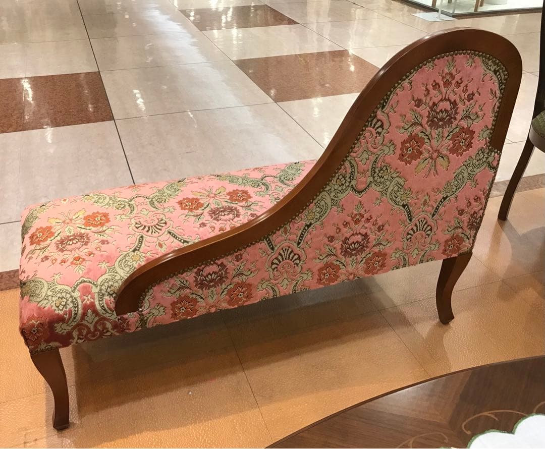 イタリア製　クラシックデザイン カウチソファ