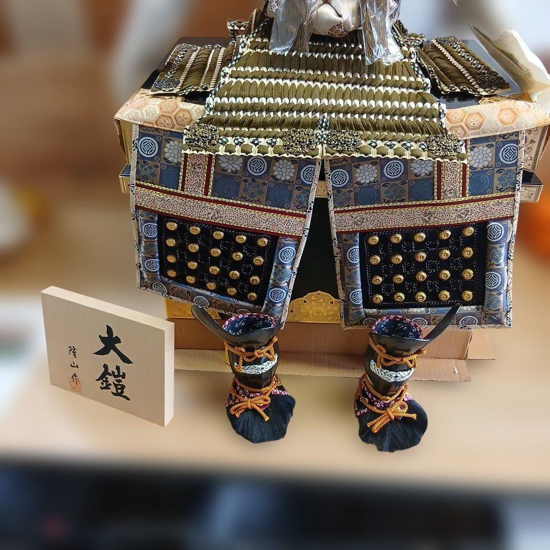 五月人形 伝統的武士の鎧 黒金