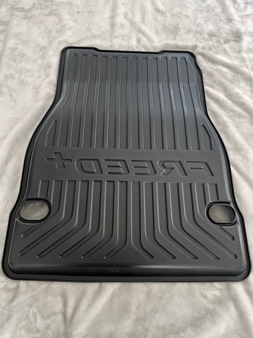 フリード＋　ラゲッジトレイ