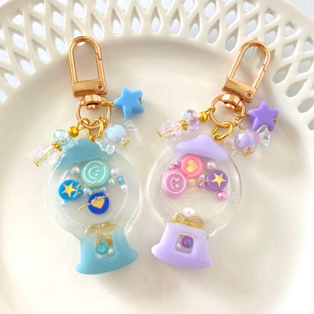 ガチャガチャ　お菓子ガチャ　シェイカーキーホルダー