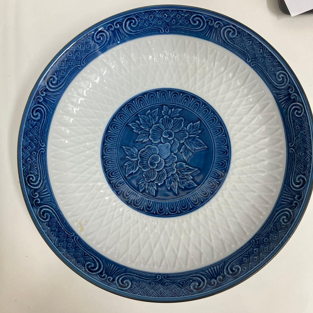 青白花柄円形皿と花柄楕円皿セット